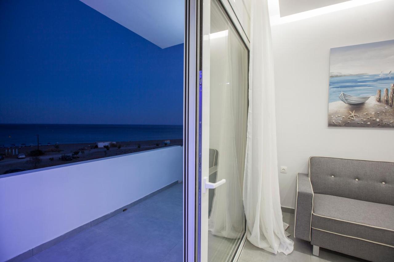 The Azure Blue Apt فاليراكي المظهر الخارجي الصورة