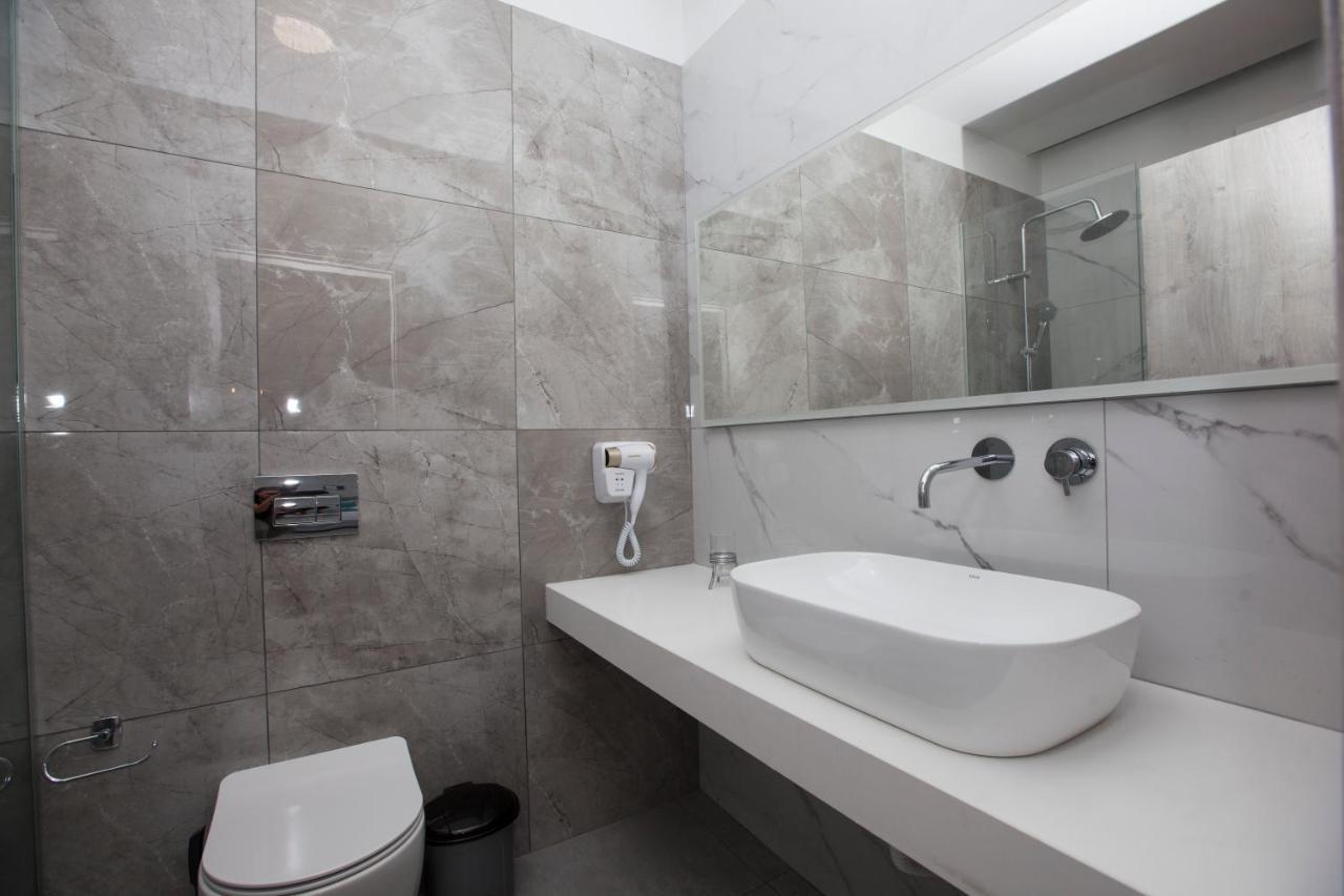 The Azure Blue Apt فاليراكي المظهر الخارجي الصورة