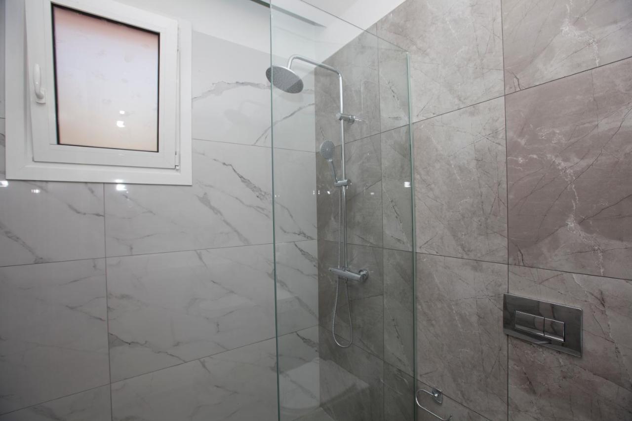 The Azure Blue Apt فاليراكي المظهر الخارجي الصورة